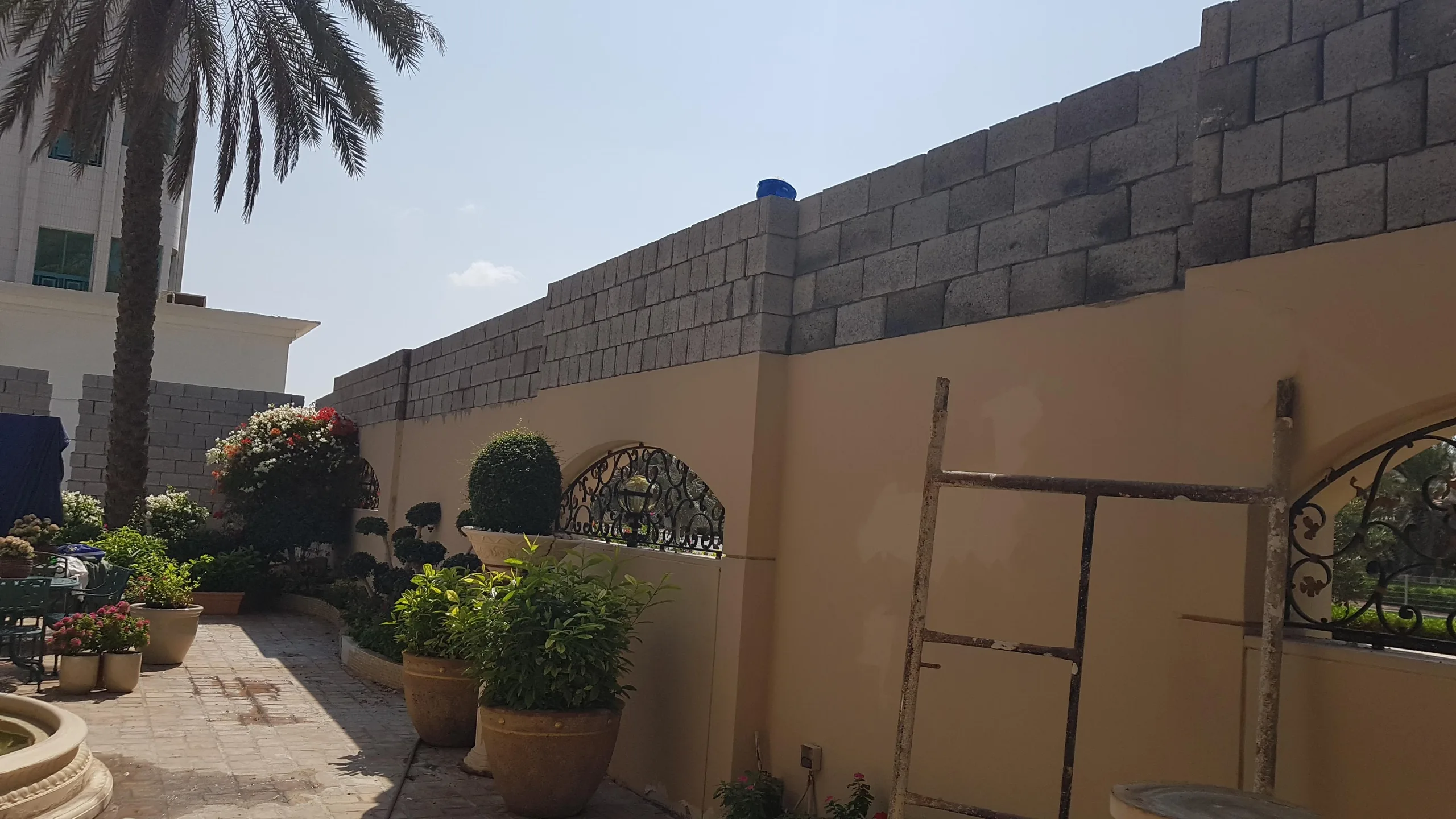 Al Bateen Villa Boundary Walls - photo 1